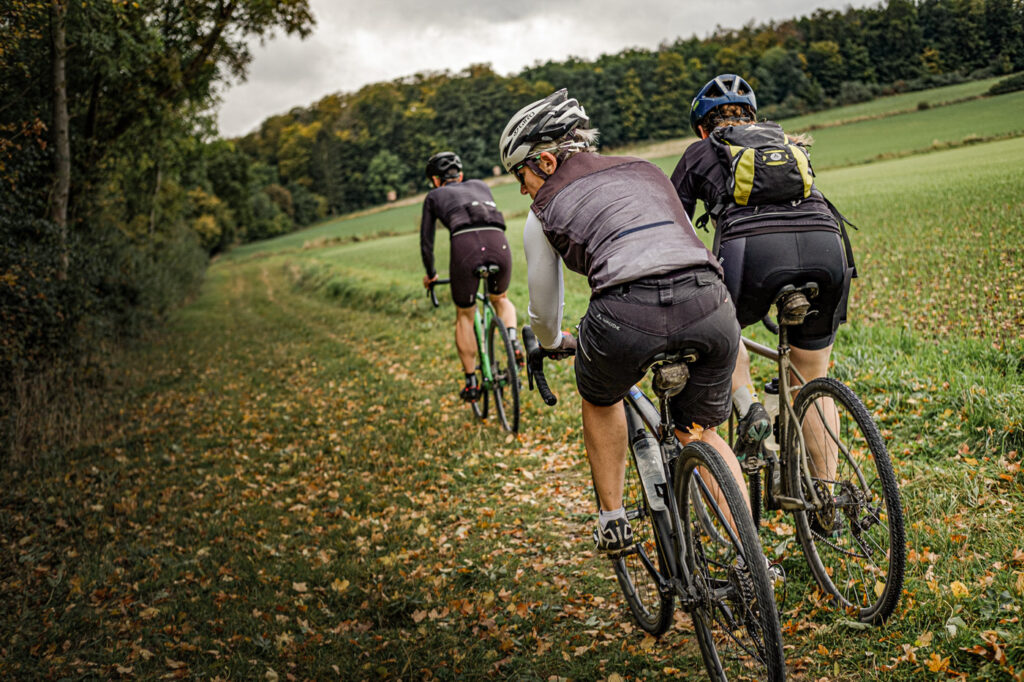 Gravelbike Gruppe - Auffahrt in den Süntel