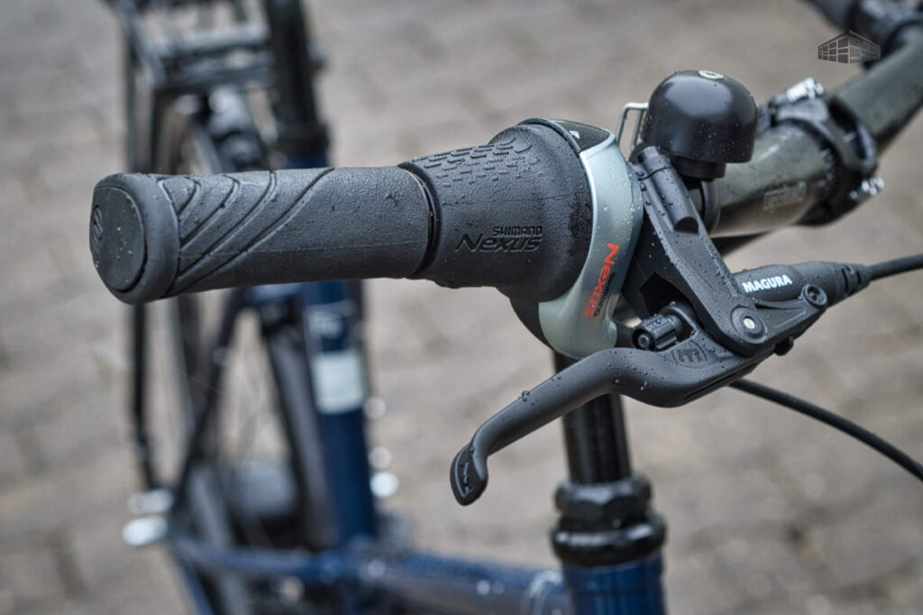 Contoura Fe-4 blau Cockpit