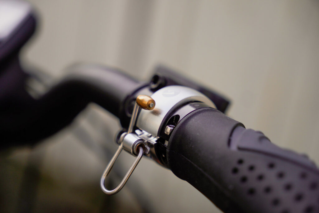 Simplon Chenoa Bosch CX UNI - Simplon Klingel Knog Oi Luxe