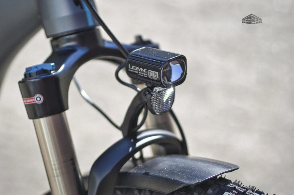 E-Crossover Stevens E-Hazard - Lezyne Scheinwerfer