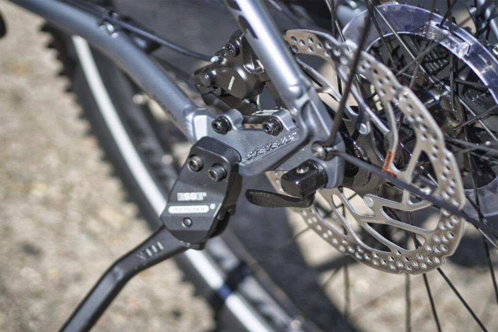 E-Crossover Stevens E-Hazard - Shimano Scheibenbremse und Pletscher Ständer