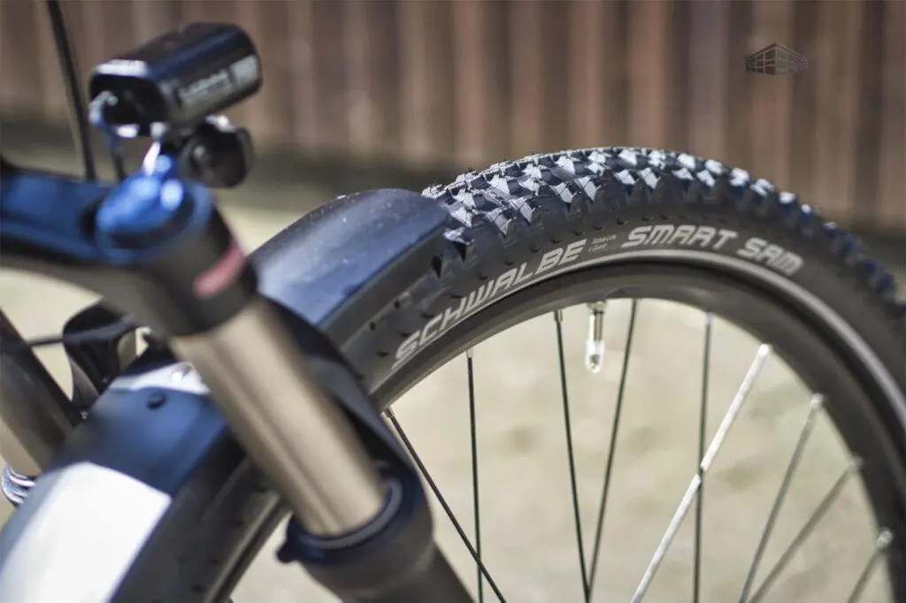 E-Crossover Stevens E-Hazard - SR Suntour XCR Federgabel