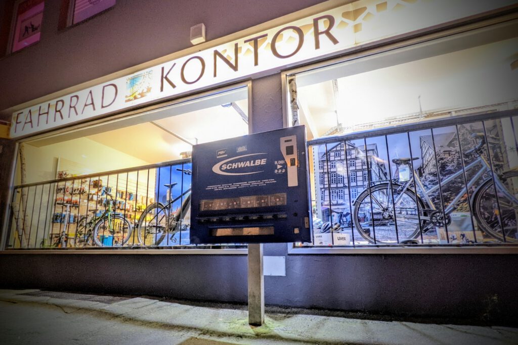Schwalbe Schlauchautomat - Schlauchomat bei Nacht