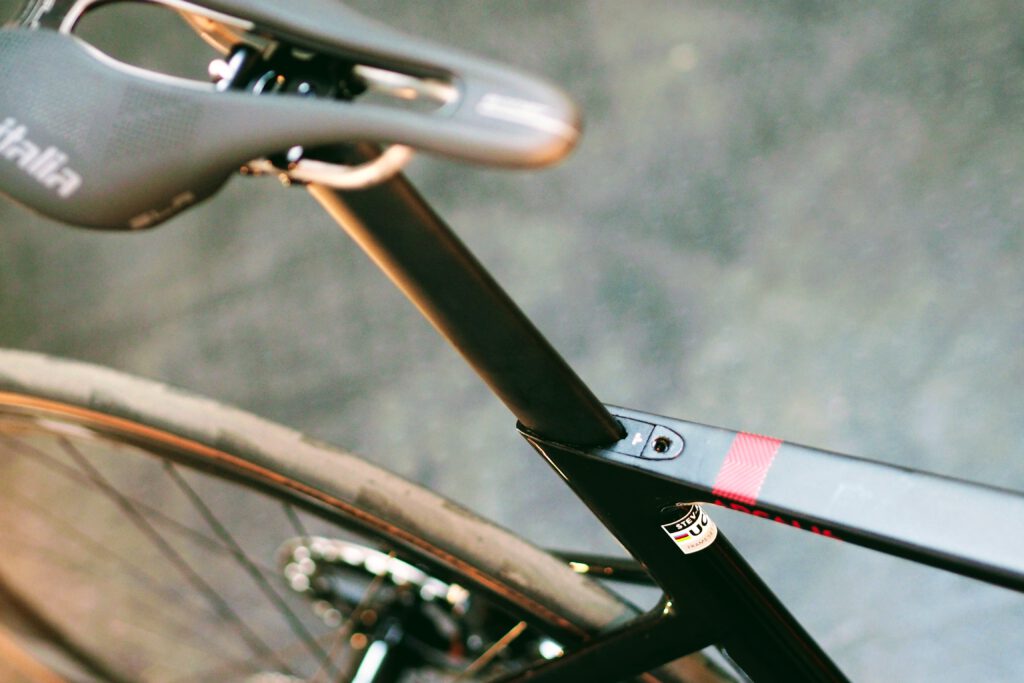 Stevens Arcalis Aero Race - Carbon Sattelstütze & Selle Italia SLR Superflow